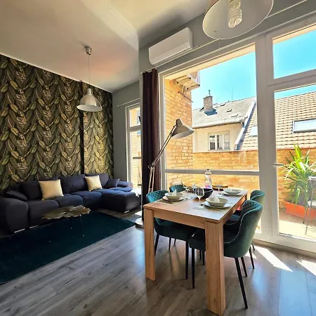 Apartment Gold Leaf In The Center Budapest