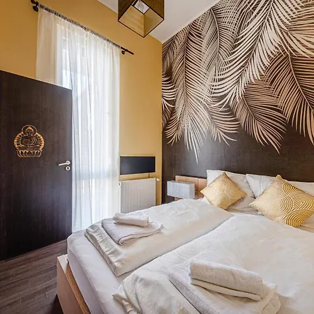 Gold Leaf In The Center Budapest