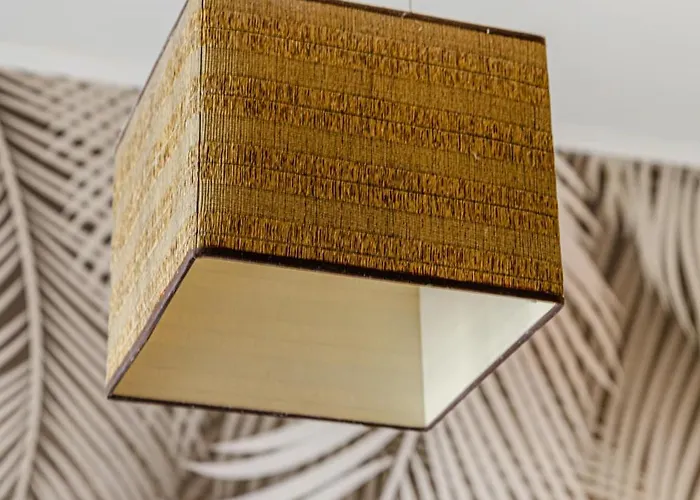 Gold Leaf In The Center Apartment *