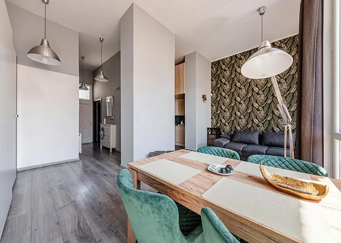 Gold Leaf In The Center Apartment Budapest