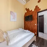 Gold Leaf In The Center Apartmán *